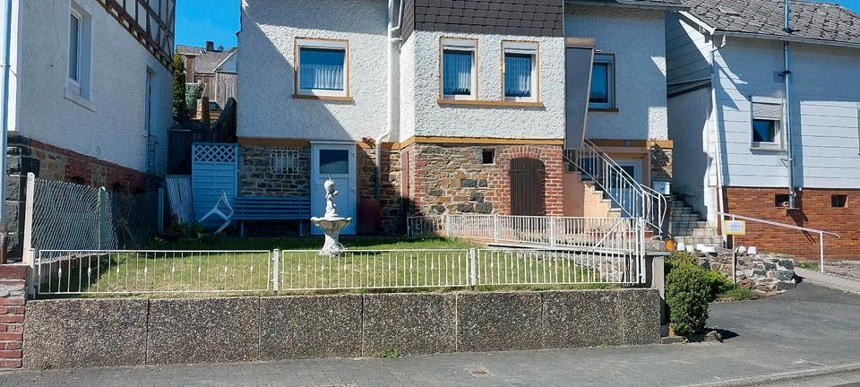 Einfamilienhaus Angelburg - 6 Zimmer, 85 m&sup2;, 97.000&euro; | Angebot:26060380