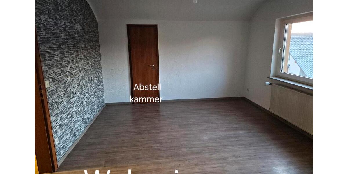 Dachgeschoßwohnung Kirchhain - 3 Zimmer, 80 m&sup2;, 500&euro; | Angebot:26272102