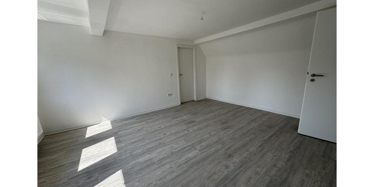 Dachgeschoßwohnung Homberg (Ohm) - 3 Zimmer, 87 m&sup2;, 820&euro; | Angebot:24418516