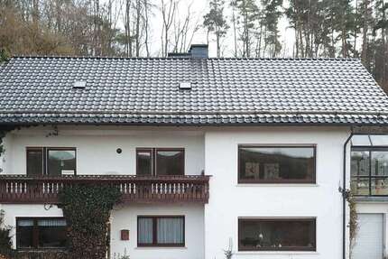 Haus Allendorf - 7 Zimmer, 197 m&sup2;, 239.000&euro; | Angebot:25965563