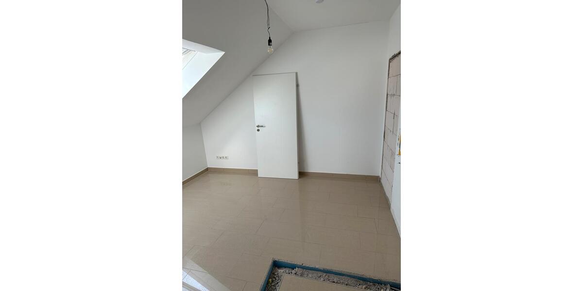 Dachgeschoßwohnung Gießen Wieseck - 1 Zimmer, 50 m&sup2;, 700&euro; | Angebot:26049615