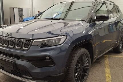 Jeep Compass 14.202 km 24.290 &euro; Marburg 35043