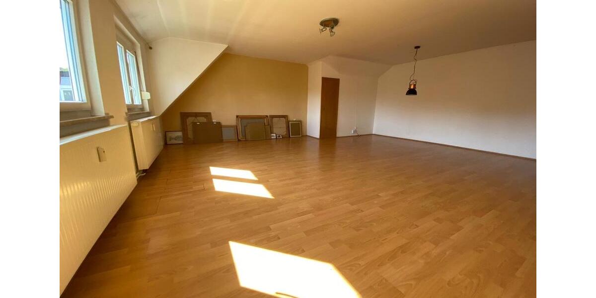 Dachgeschoßwohnung Siegbach - 3 Zimmer, 100 m&sup2;, 650&euro; | Angebot:25807226