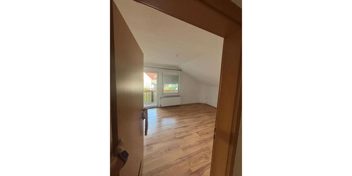 Dachgeschoßwohnung Biedenkopf - 3 Zimmer, 100 m&sup2;, 850&euro; | Angebot:25979948