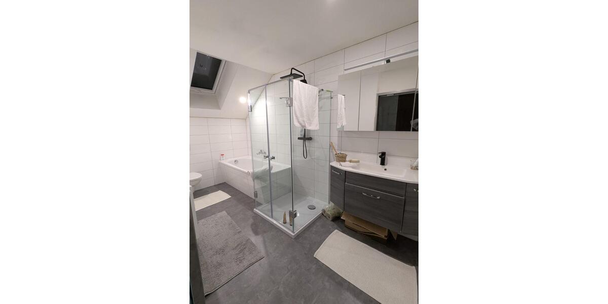 Dachgeschoßwohnung Wohratal - 4 Zimmer, 130 m&sup2;, 1.000&euro; | Angebot:25853902