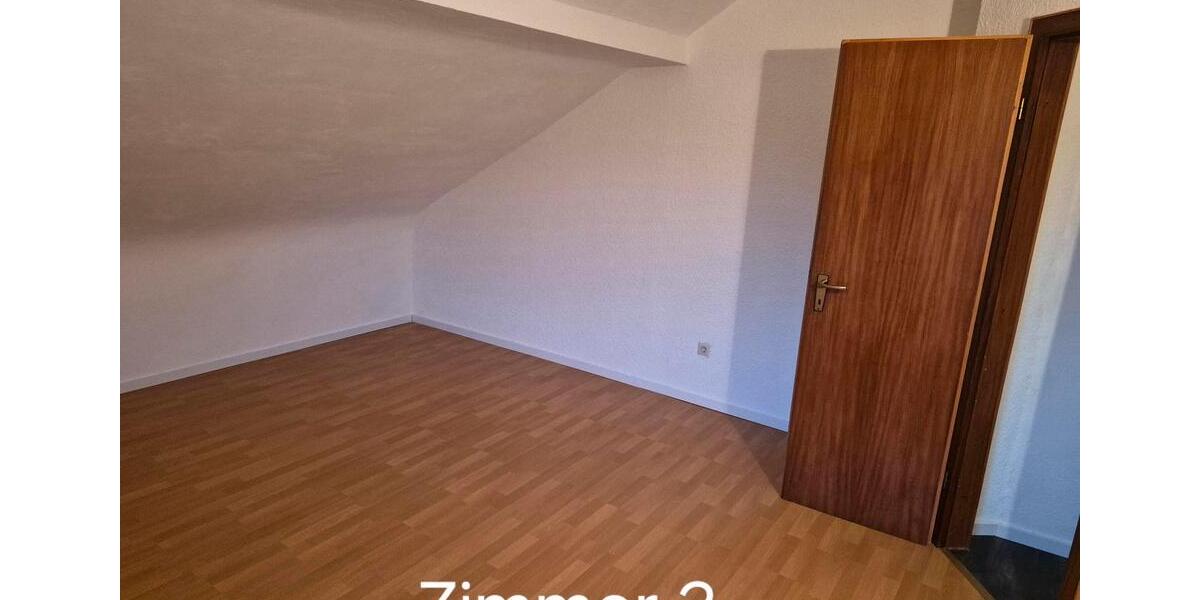 Dachgeschoßwohnung Kirchhain - 3 Zimmer, 80 m&sup2;, 500&euro; | Angebot:24432223
