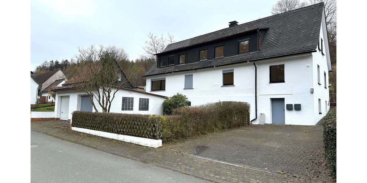Einfamilienhaus Hatzfeld (Eder) - 8 Zimmer, 255 m&sup2;, 169.000&euro; | Angebot:25838060