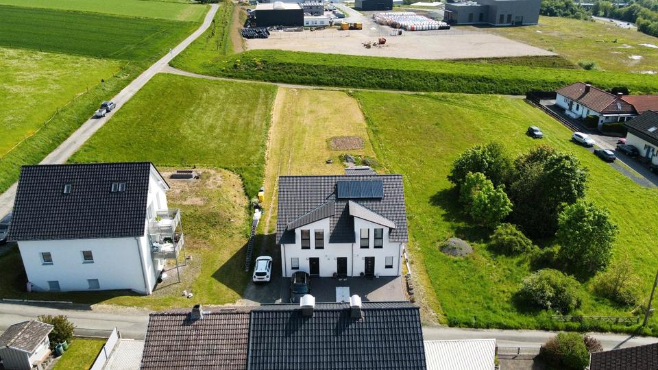 Doppelhaushälfte Bad Laasphe - 4 Zimmer, 225 m&sup2;, 420.000&euro; | Angebot:25271430