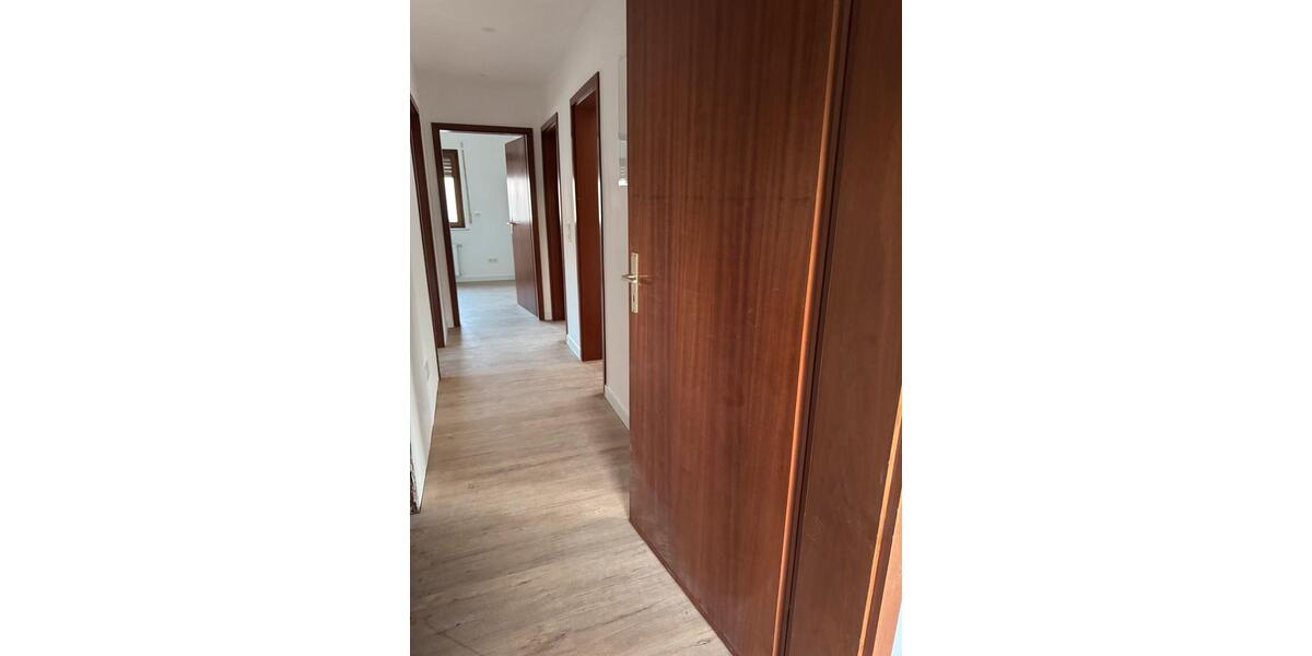 Etagenwohnung Stadtallendorf - 4 Zimmer, 70 m&sup2;, 1.150&euro; | Angebot:25933543