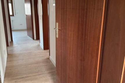 Wohnung Stadtallendorf - 4 Zimmer, 70 m&sup2;, 1.150&euro; | Angebot:25933543