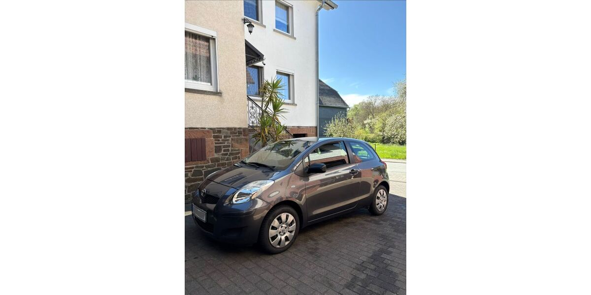 Toyota Yaris 129.500 km 3.600 &euro; Gießen 35390