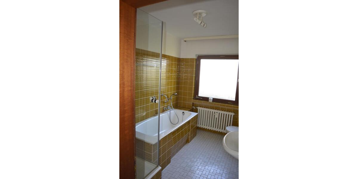 Mehrfamilienhaus, Wohnhaus Staufenberg - 11 Zimmer, 339 m&sup2;, 685.000&euro; | Angebot:24362675