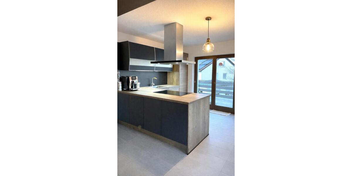 Erdgeschoßwohnung Amöneburg - 4 Zimmer, 126 m&sup2;, 1.650&euro; | Angebot:25101903