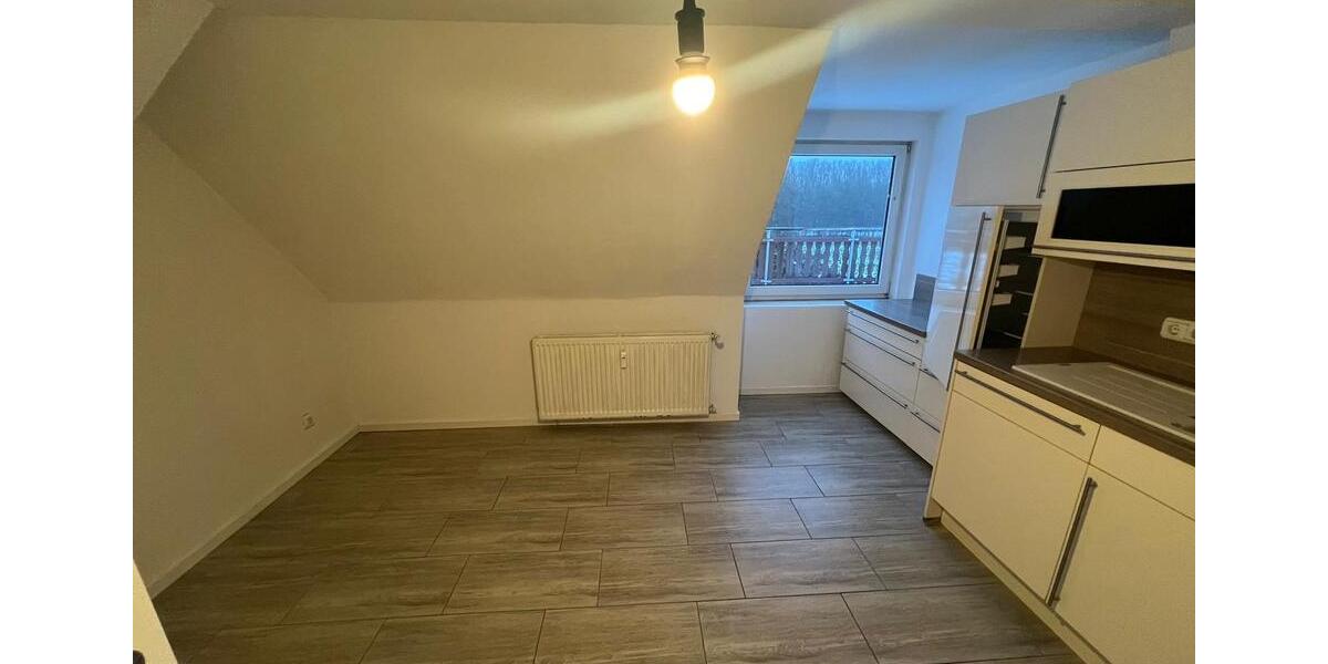Dachgeschoßwohnung Allendorf (Eder) - 5 Zimmer, 135 m&sup2;, 1.200&euro; | Angebot:26374963