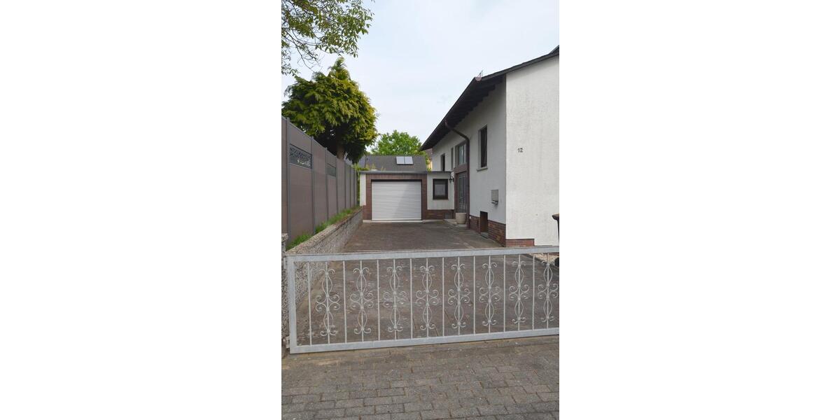 Einfamilienhaus Lahnau - 9 Zimmer, 229 m&sup2;, 490.000&euro; | Angebot:27085936