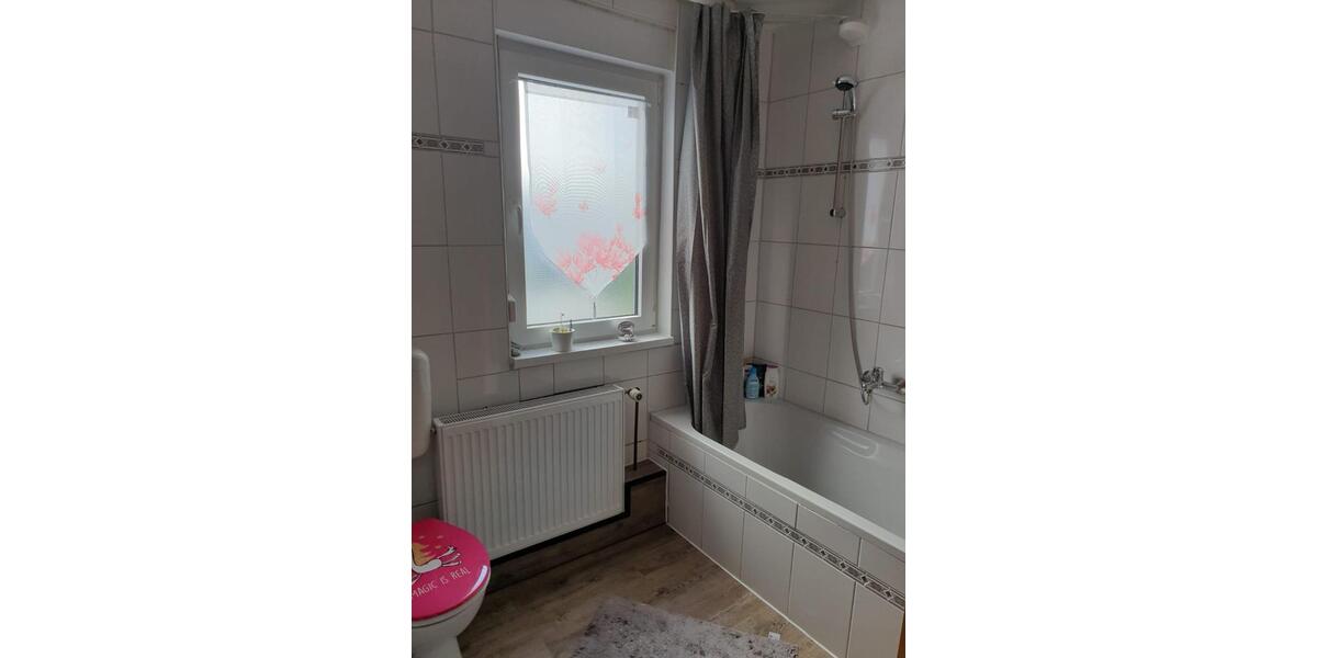 Einfamilienhaus Breidenbach - 4 Zimmer, 160 m&sup2;, 950&euro; | Angebot:25581567