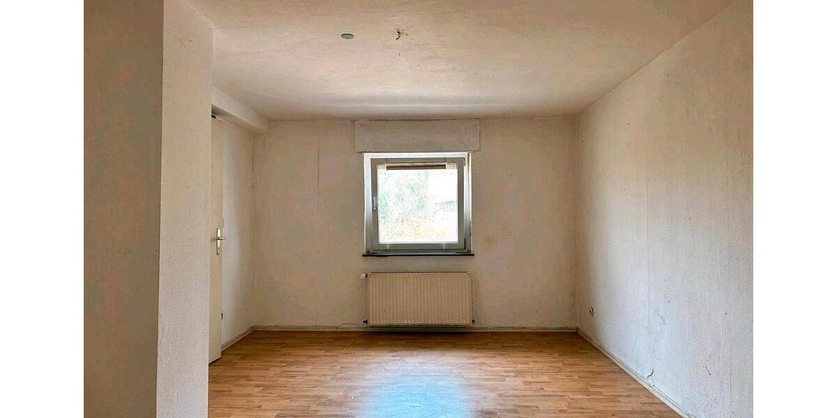 Einfamilienhaus Kirchhain - 6 Zimmer, 130 m&sup2;, 156.000&euro; | Angebot:26240599
