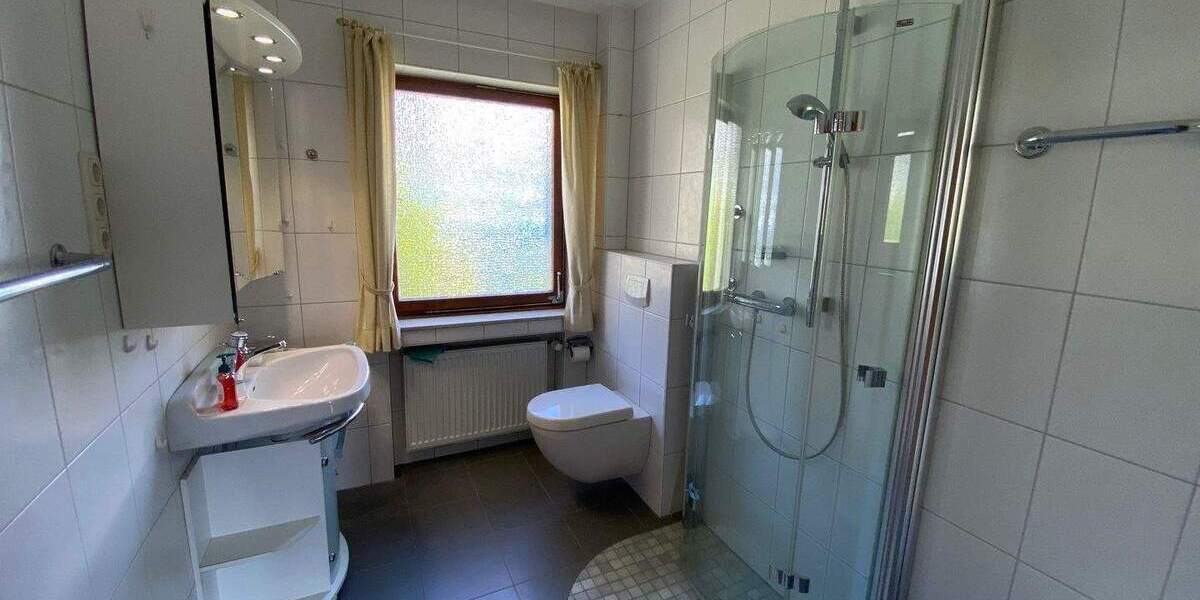 Einfamilienhaus Bad Laasphe - 5 Zimmer, 107 m&sup2;, 190.000&euro; | Angebot:25667526