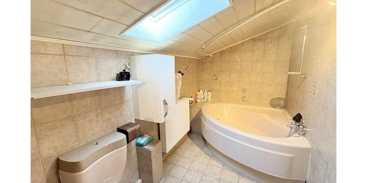 Mehrfamilienhaus, Wohnhaus Stadtallendorf-Wolferode Wolferode - 6 Zimmer, 208 m&sup2;, 299.900&euro; | Angebot:25775613