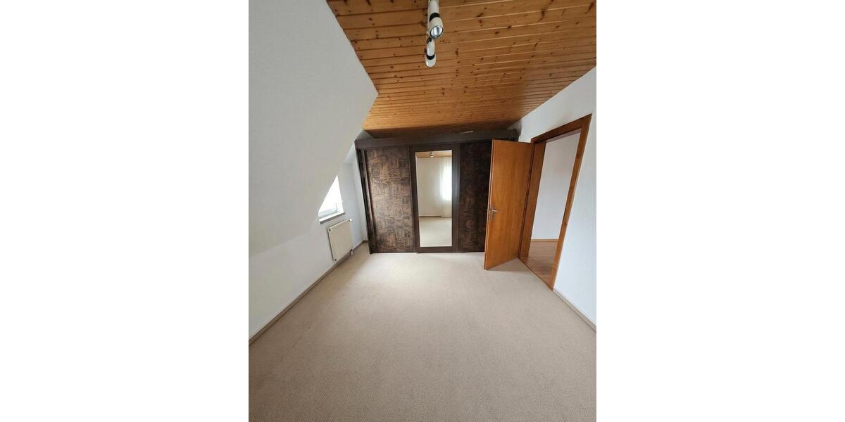 Einfamilienhaus Biedenkopf - 7 Zimmer, 101 m&sup2;, 195.000&euro; | Angebot:25292733