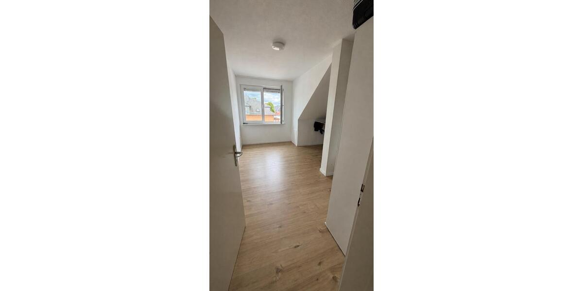 Dachgeschoßwohnung Gießen - 3 Zimmer, 83 m&sup2;, 1.290&euro; | Angebot:26568729