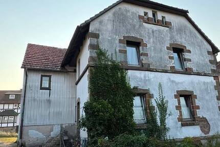 Haus Frankenberg (Eder) Haubern - 5 Zimmer, 165 m&sup2;, 59.000&euro; | Angebot:25734603