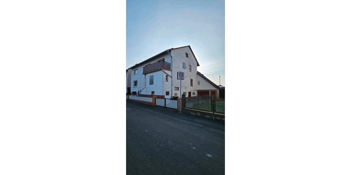 Einfamilienhaus Marburg Cappel - 8 Zimmer, 210 m&sup2;, 340.000&euro; | Angebot:26763170