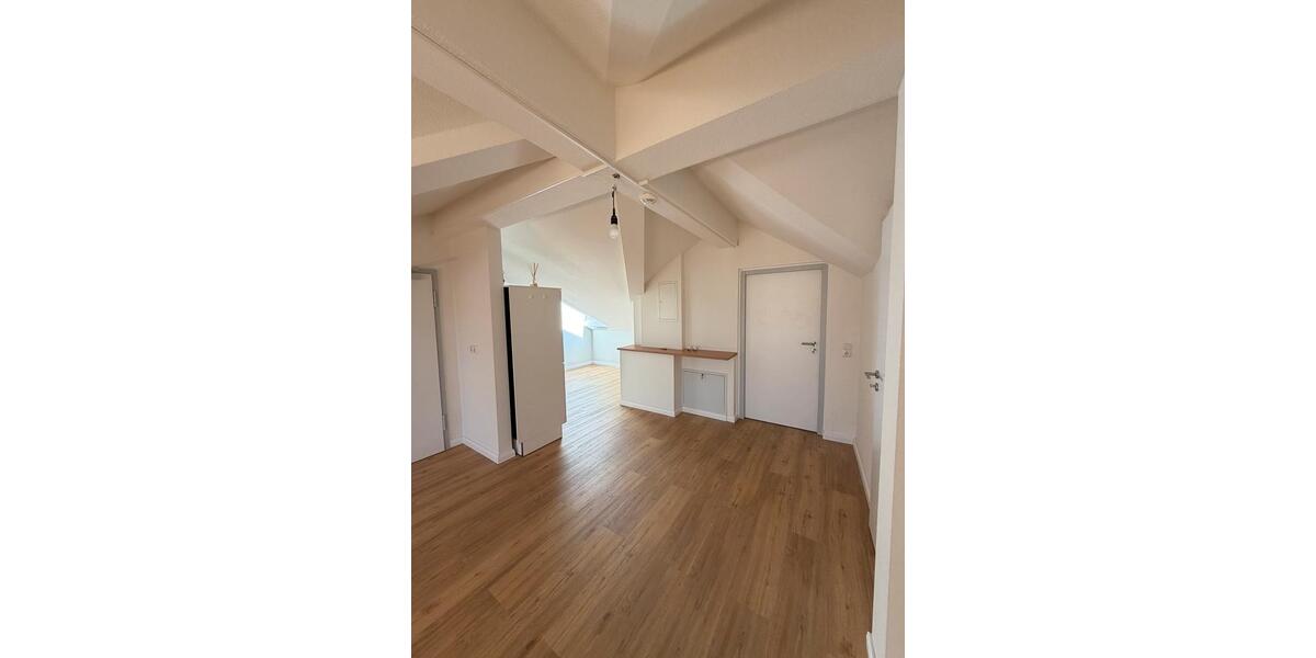 Dachgeschoßwohnung Gießen - 2 Zimmer, 65 m&sup2;, 1.180&euro; | Angebot:26339695