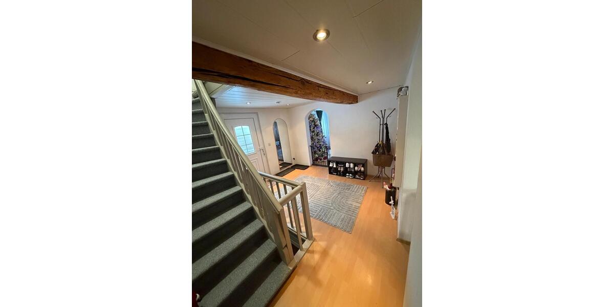 Einfamilienhaus Stadtallendorf - 5 Zimmer, 180 m&sup2;, 259.000&euro; | Angebot:27022985