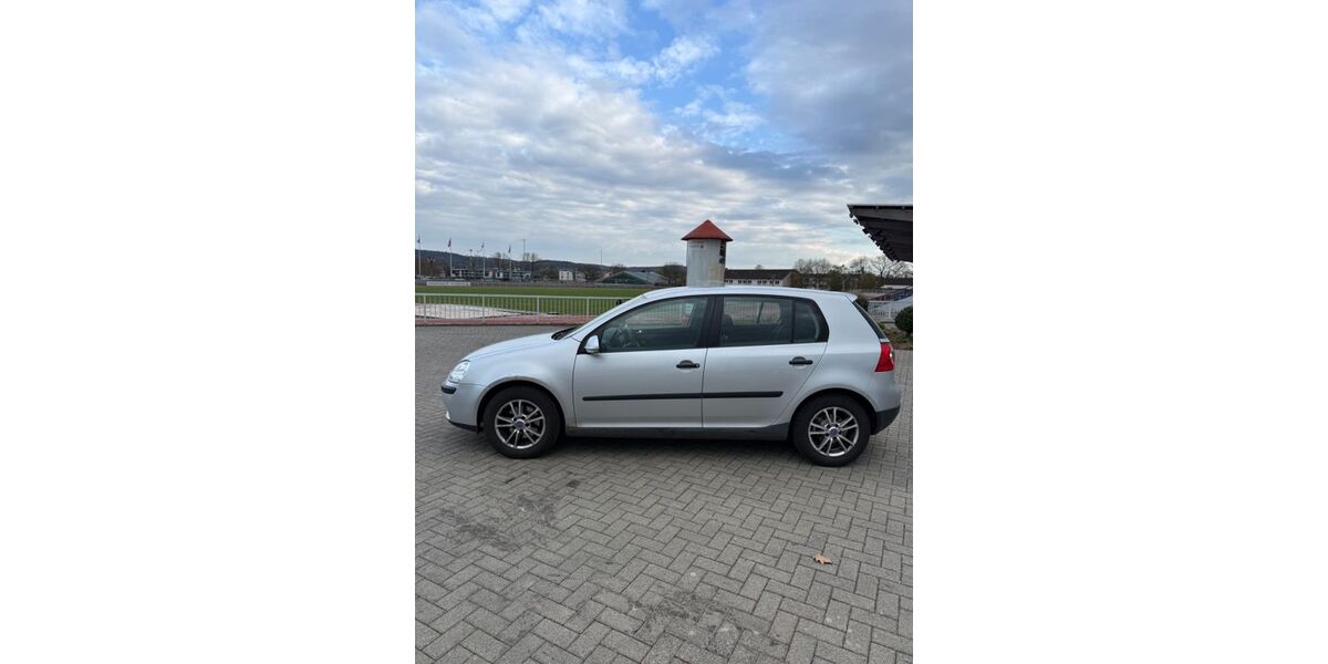VW Golf 145.000 km 2.890 &euro; Marburg 35039