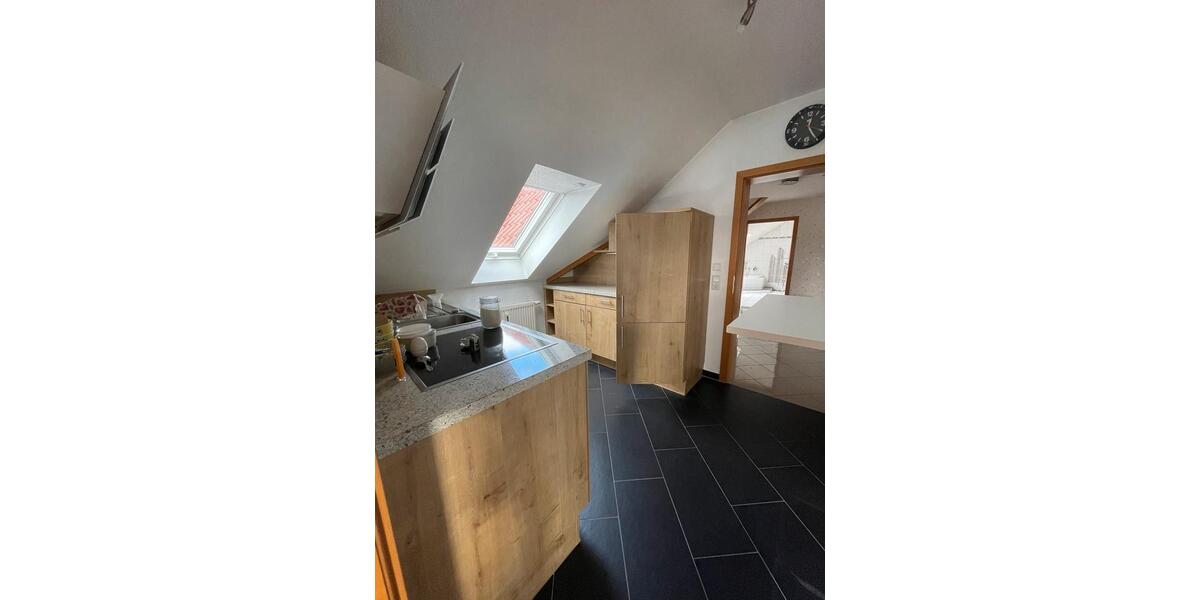 Dachgeschoßwohnung Wettenberg - 4 Zimmer, 100 m&sup2;, 950&euro; | Angebot:25656953