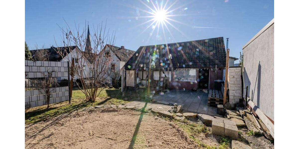 Einfamilienhaus Breidenbach - 7 Zimmer, 220 m&sup2;, 99.000&euro; | Angebot:25780902