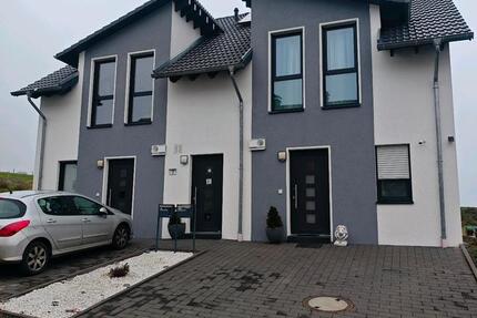 Haus Bad Laasphe - 4 Zimmer, 225 m&sup2;, 420.000&euro; | Angebot:25271430