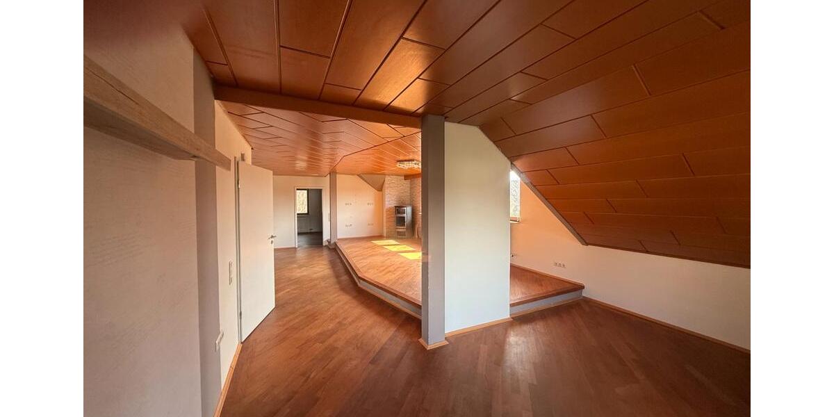 Dachgeschoßwohnung Frankenberg (Eder) - 3 Zimmer, 115 m&sup2;, 179.000&euro; | Angebot:26455293