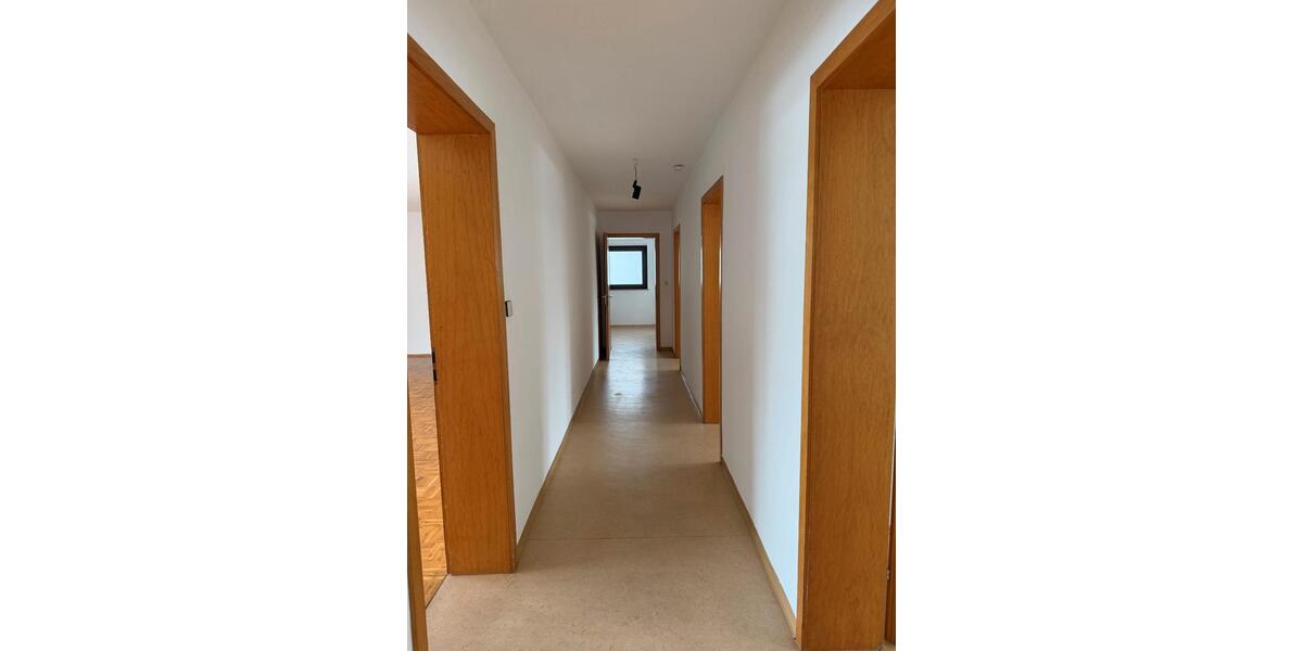 Etagenwohnung Stadtallendorf - 4 Zimmer, 122 m&sup2;, 915&euro; | Angebot:26248558