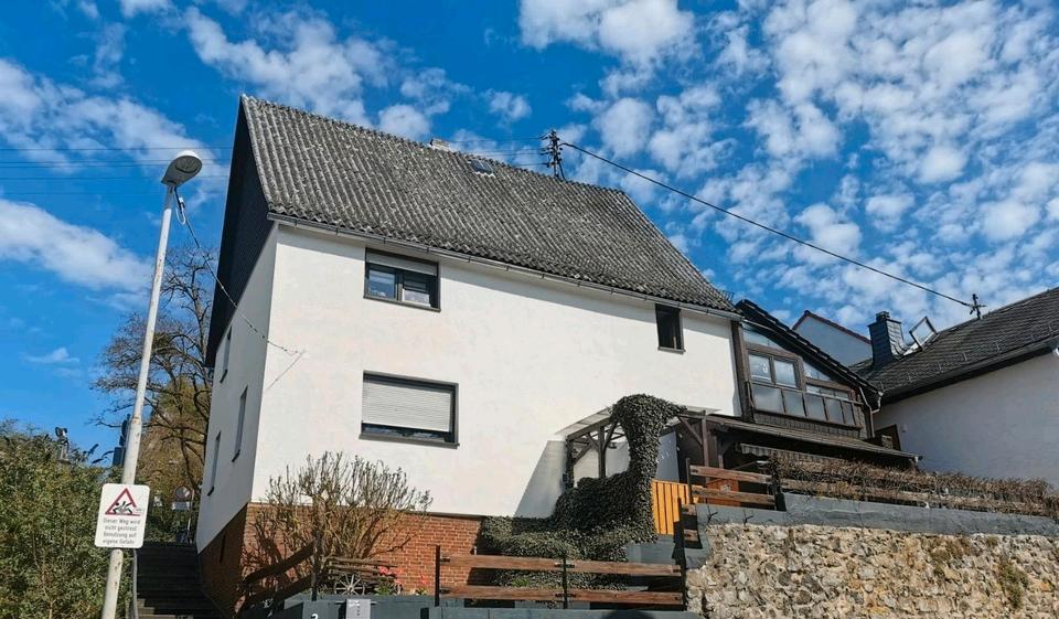 Einfamilienhaus Biebertal - 7 Zimmer, 150 m&sup2;, 265.000&euro; | Angebot:26134982