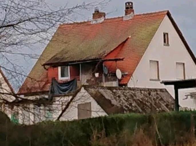 Einfamilienhaus Ebsdorfergrund - 9 Zimmer, 300 m&sup2;, 300.000&euro; | Angebot:27110524
