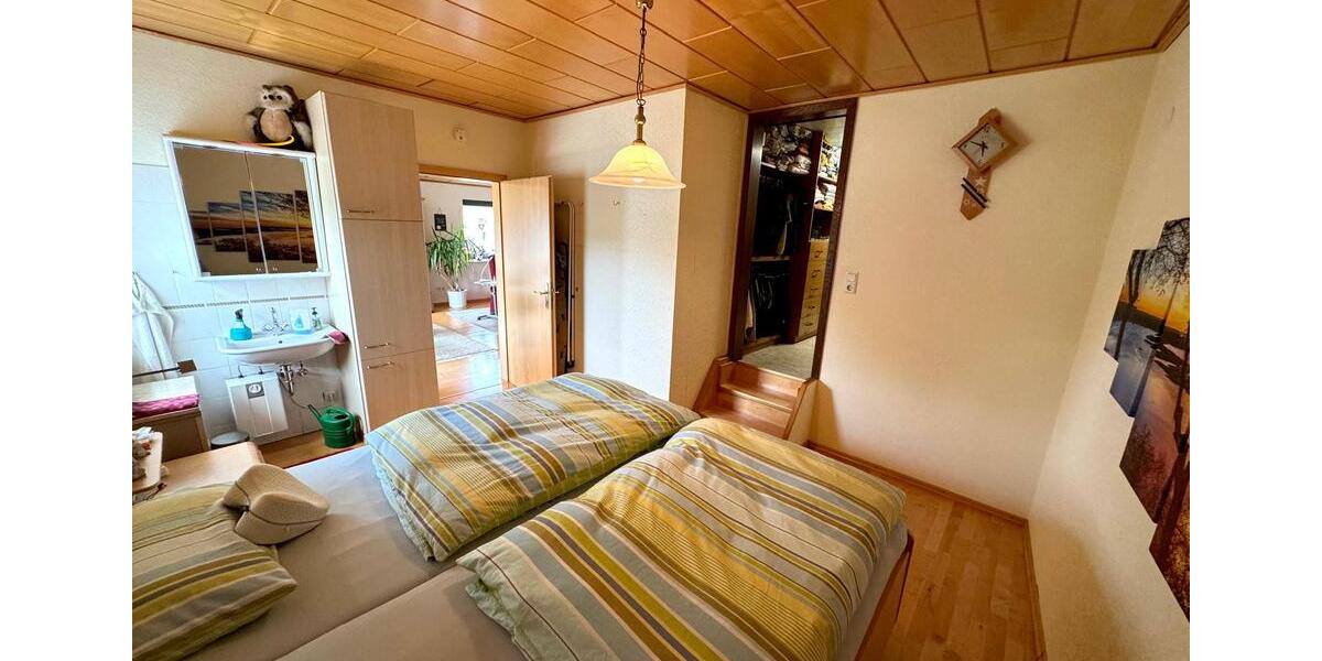 Mehrfamilienhaus, Wohnhaus Kirtorf - 10 Zimmer, 280 m&sup2;, 440.000&euro; | Angebot:26987344