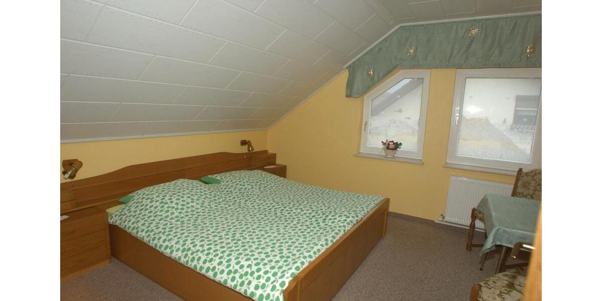 Einfamilienhaus Battenberg (Eder) - 8 Zimmer, 270 m&sup2;, 395.000&euro; | Angebot:26133952