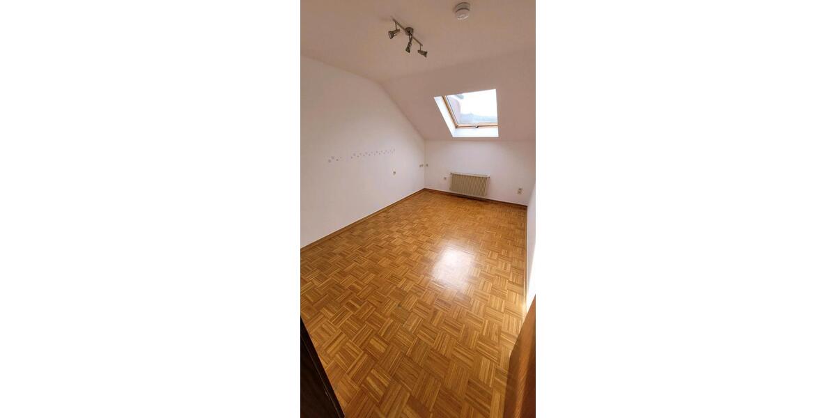 Etagenwohnung Bad Laasphe - 5 Zimmer, 130 m&sup2;, 700&euro; | Angebot:25221271
