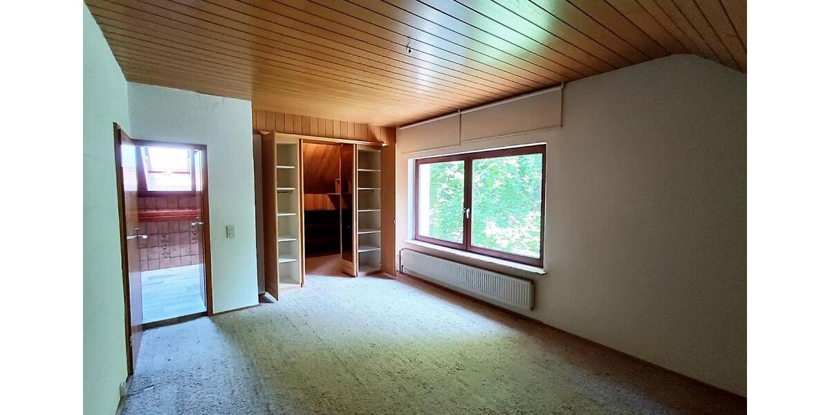 Einfamilienhaus Lollar - 9 Zimmer, 220 m&sup2;, 530.000&euro; | Angebot:26786583