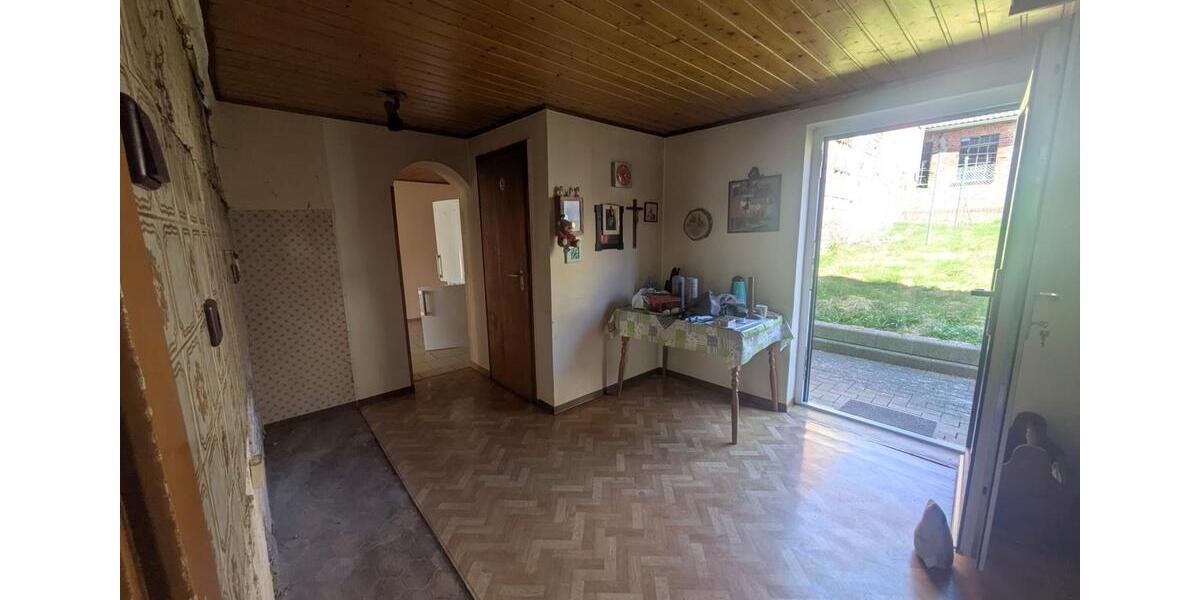 Einfamilienhaus Battenberg (Eder) - 5 Zimmer, 200 m&sup2;, 120.000&euro; | Angebot:26221855