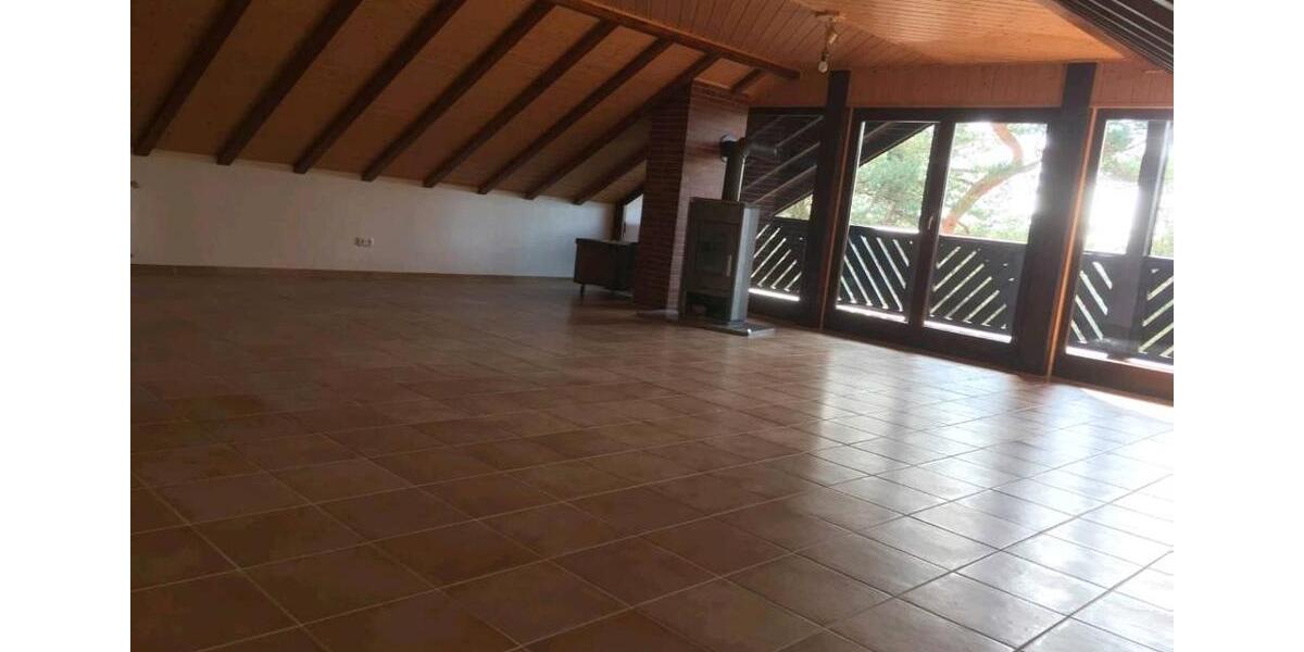Dachgeschoßwohnung Wetter (Hessen) - 2 Zimmer, 87 m&sup2;, 715&euro; | Angebot:26112066