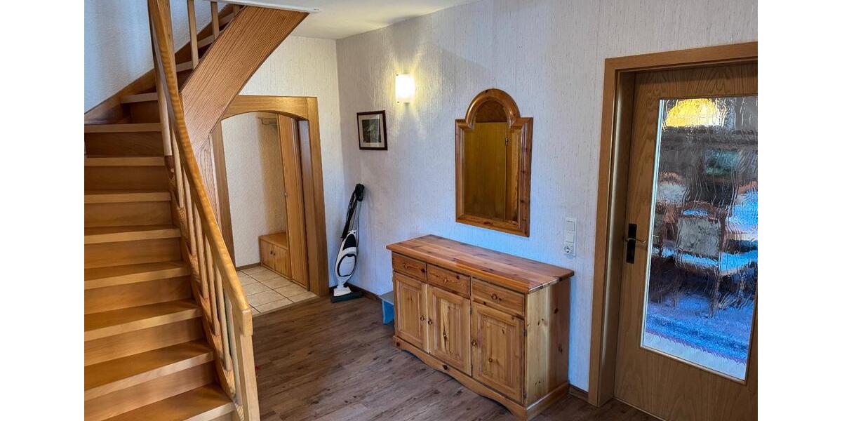 Einfamilienhaus Kirchhain - 6 Zimmer, 142 m&sup2;, 289.000&euro; | Angebot:26129846