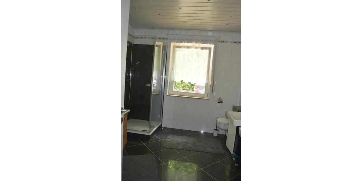 Mehrfamilienhaus, Wohnhaus Lahntal - 9 Zimmer, 265 m&sup2;, 400.000&euro; | Angebot:25108121