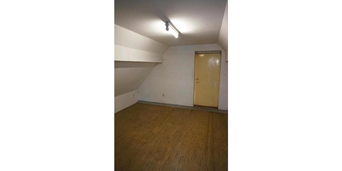 Einfamilienhaus Breidenbach - 7.5 Zimmer, 258 m&sup2;, 250.000&euro; | Angebot:25993048