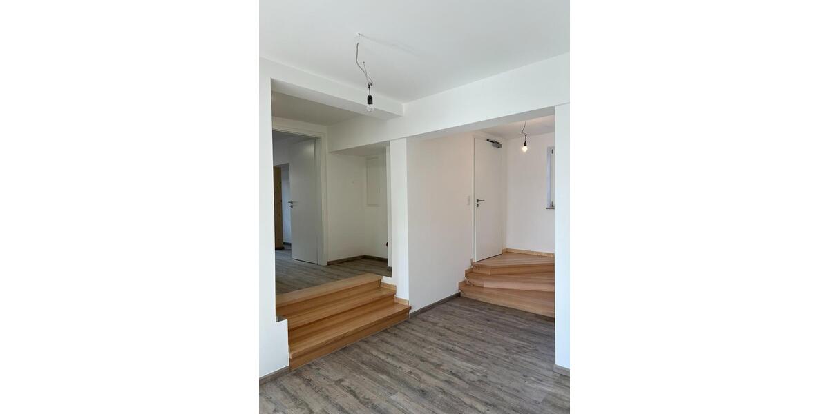 Erdgeschoßwohnung Kirchhain - 3 Zimmer, 75 m&sup2;, 1.043&euro; | Angebot:25932489