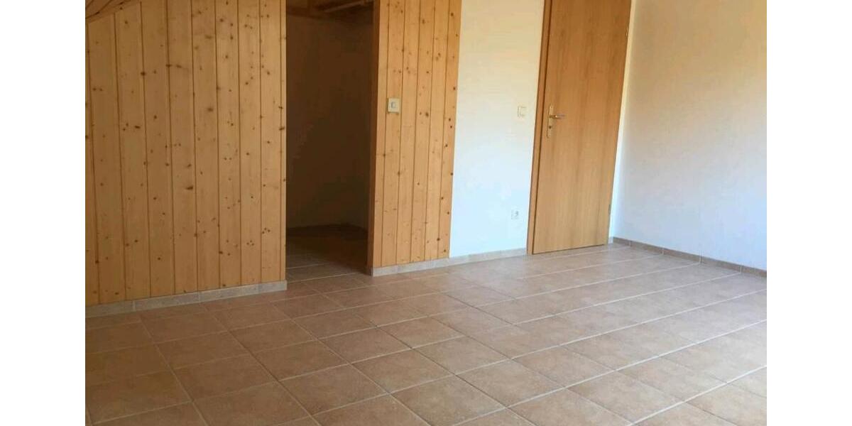 Dachgeschoßwohnung Wetter (Hessen) - 2 Zimmer, 87 m&sup2;, 715&euro; | Angebot:26112066