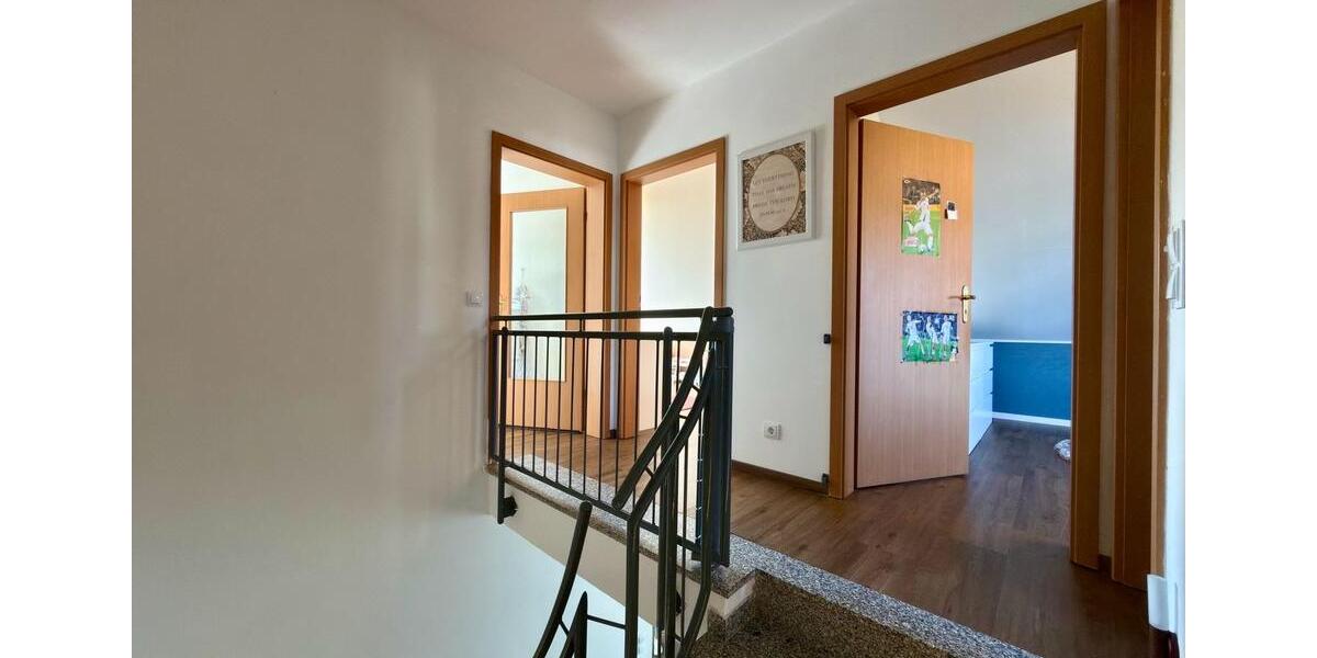 Doppelhaushälfte Bad Laasphe - 6 Zimmer, 140 m&sup2;, 295.000&euro; | Angebot:25408072