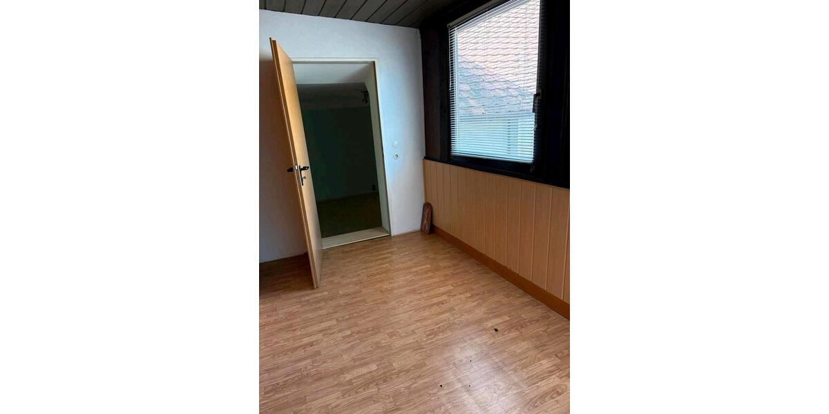 Einfamilienhaus Lahnau - 5 Zimmer, 175 m&sup2;, 320.000&euro; | Angebot:27081680